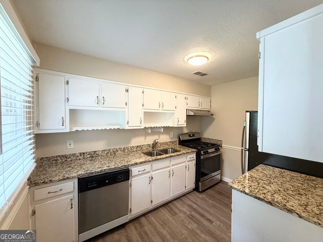 1661 N Highpoint Drive, Douglasville, GA 30134