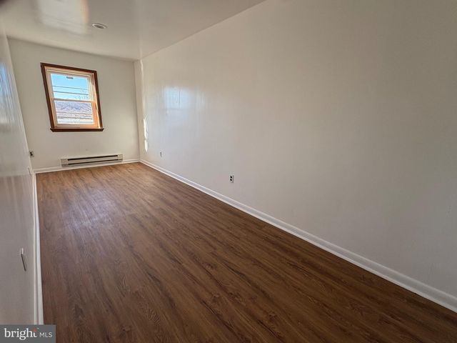 2715 HAMMONDS FERRY RD, Halethorpe, MD 21227