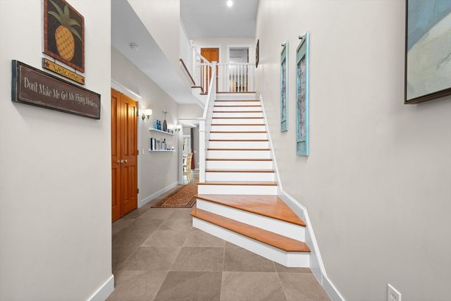 33 Glebe St, Taunton, MA 02780