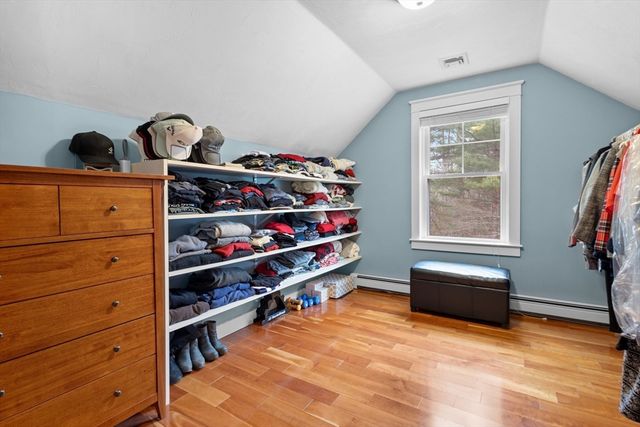 33 Glebe St, Taunton, MA 02780