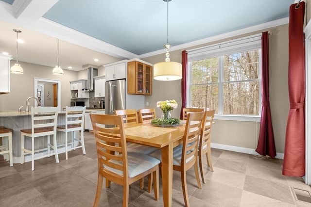 33 Glebe St, Taunton, MA 02780