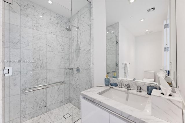 16901 Collins Ave 802, Sunny Isles Beach, FL 33160