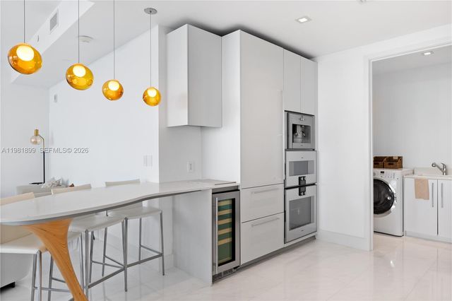 16901 Collins Ave 802, Sunny Isles Beach, FL 33160