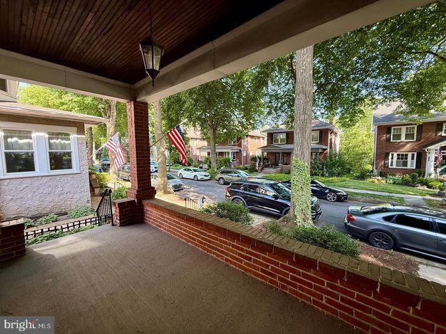 1557 DAUPHIN AVE, Wyomissing, PA 19610