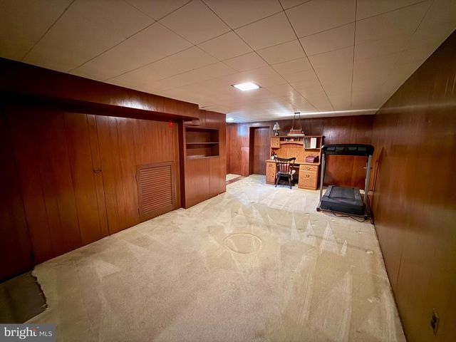 1557 DAUPHIN AVE, Wyomissing, PA 19610