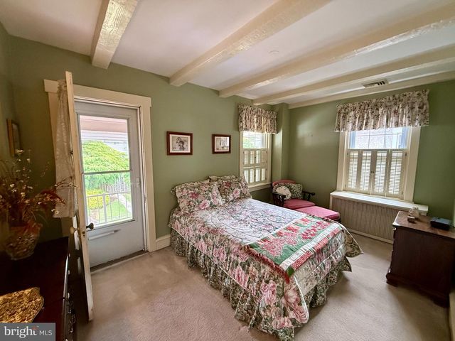 1557 DAUPHIN AVE, Wyomissing, PA 19610