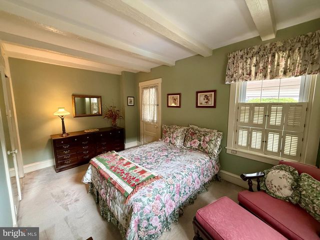 1557 DAUPHIN AVE, Wyomissing, PA 19610