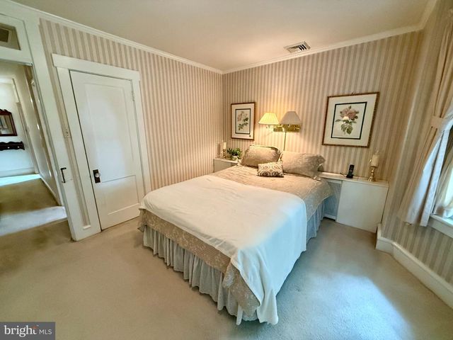 1557 DAUPHIN AVE, Wyomissing, PA 19610