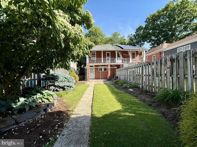 1557 DAUPHIN AVE, Wyomissing, PA 19610