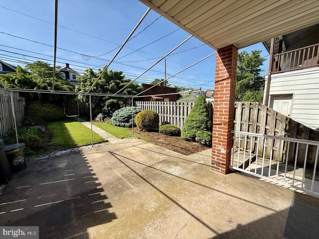 1557 DAUPHIN AVE, Wyomissing, PA 19610