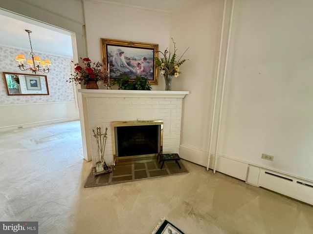 1557 DAUPHIN AVE, Wyomissing, PA 19610