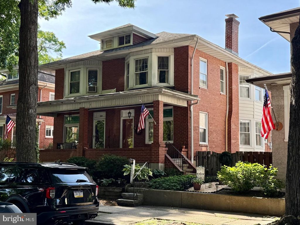 1557 DAUPHIN AVE, Wyomissing, PA 19610