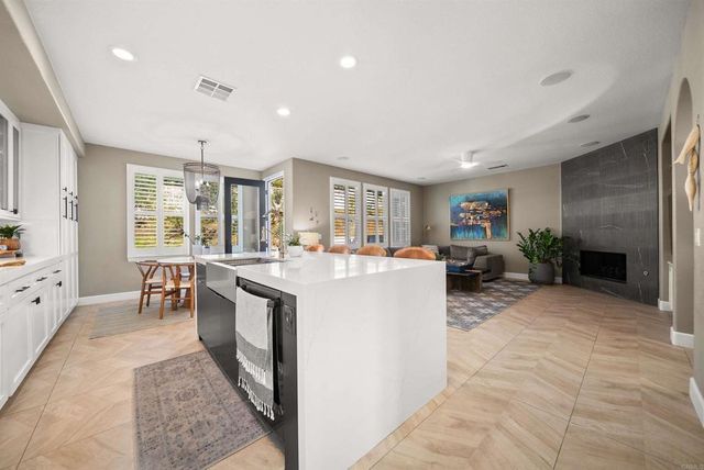 890 Antilla Way, San Marcos, CA 92078