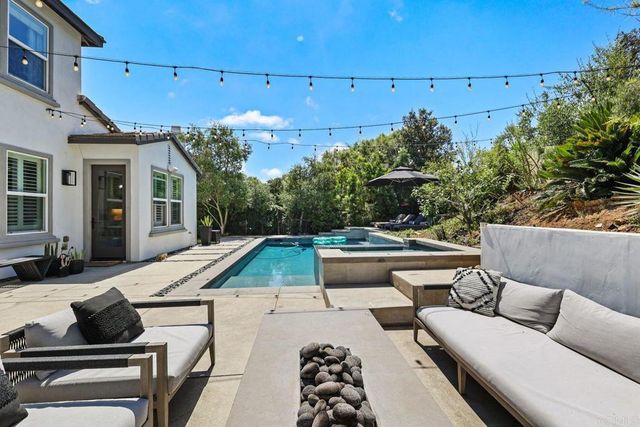 890 Antilla Way, San Marcos, CA 92078