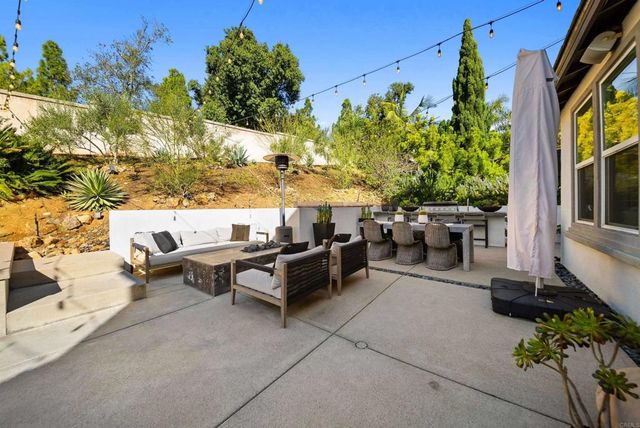 890 Antilla Way, San Marcos, CA 92078