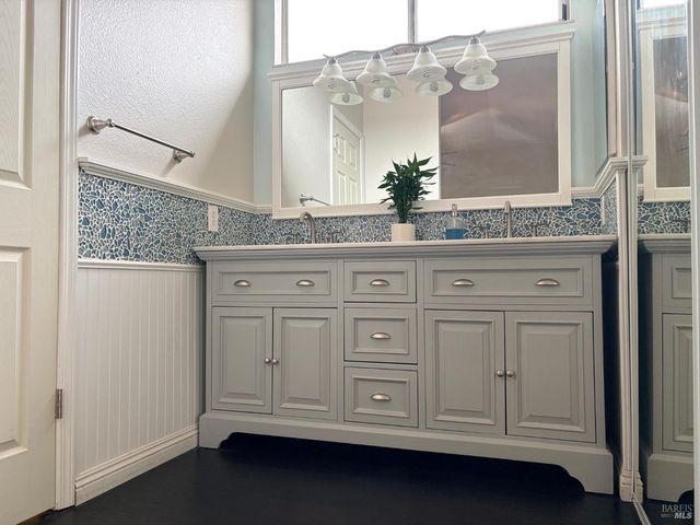 107 Freedom Ct, Vacaville, CA 95687