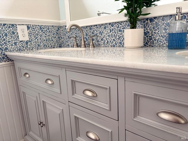 107 Freedom Ct, Vacaville, CA 95687