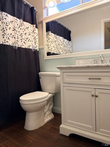 107 Freedom Ct, Vacaville, CA 95687