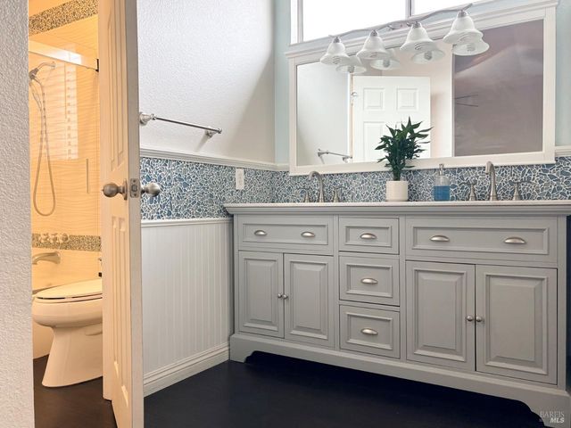 107 Freedom Ct, Vacaville, CA 95687