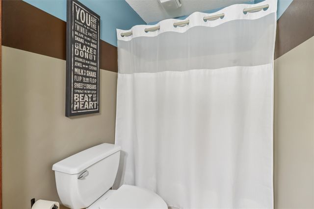 946 11th Avenue SE, Altoona, IA 50009