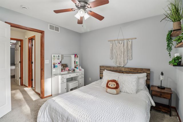 946 11th Avenue SE, Altoona, IA 50009