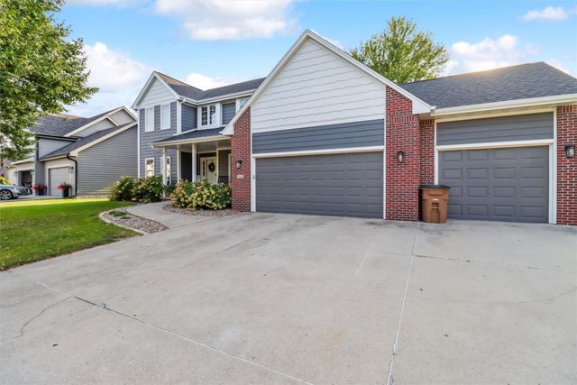 946 11th Avenue SE, Altoona, IA 50009