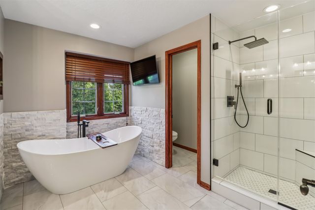 946 11th Avenue SE, Altoona, IA 50009