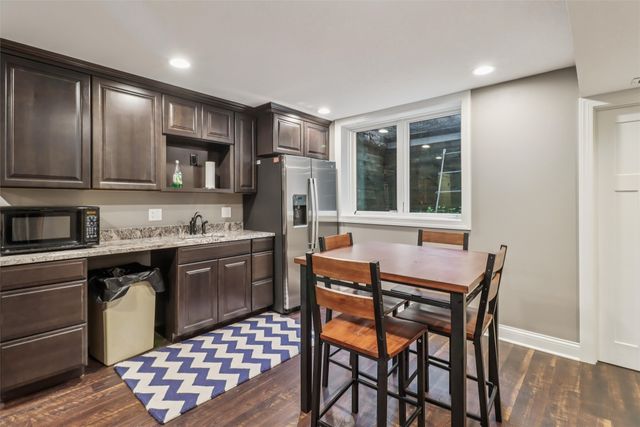 946 11th Avenue SE, Altoona, IA 50009