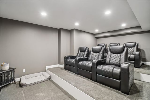 946 11th Avenue SE, Altoona, IA 50009