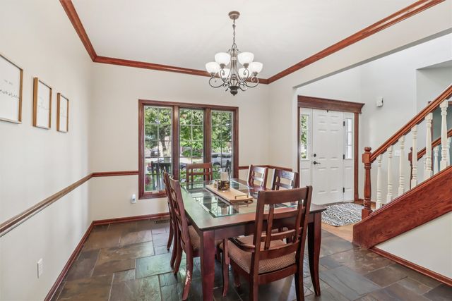 946 11th Avenue SE, Altoona, IA 50009