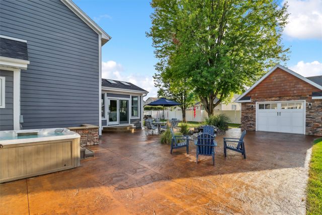 946 11th Avenue SE, Altoona, IA 50009