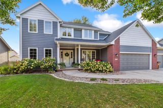 946 11th Avenue SE, Altoona, IA 50009