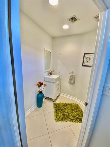 101 SE 15th Avenue E, Fort Lauderdale, FL 33301