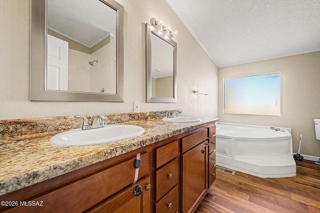 5385 S Brush Berry Drive, Tucson, AZ 85757