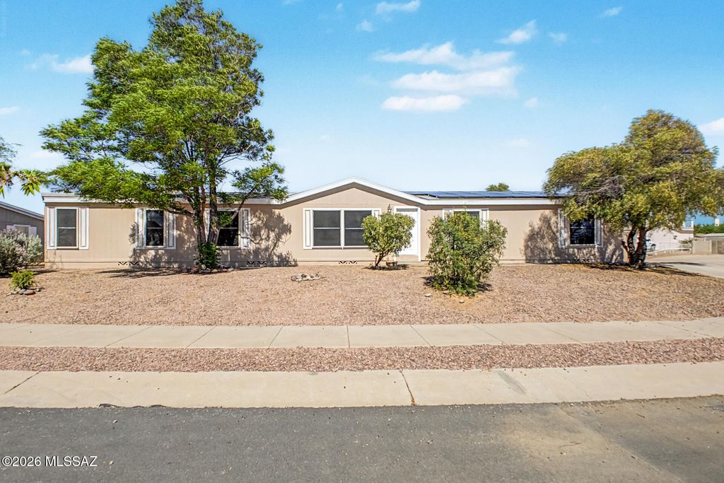 5385 S Brush Berry Drive, Tucson, AZ 85757