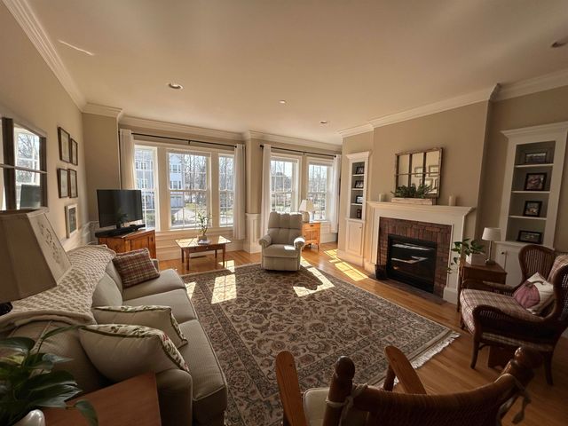 28 Acadia Lane, Exeter, NH 03833