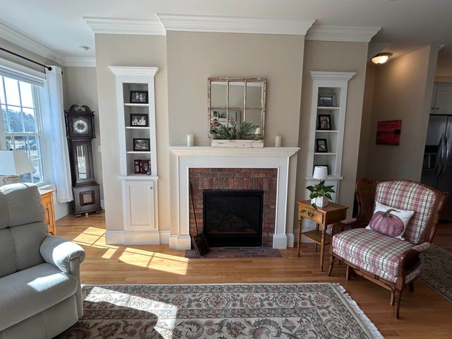 28 Acadia Lane, Exeter, NH 03833