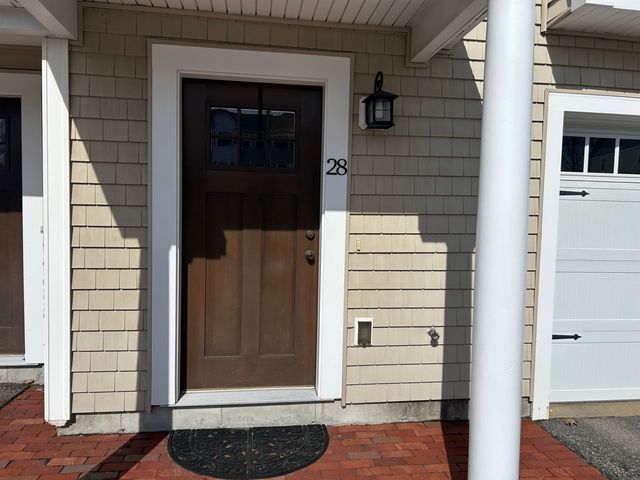 28 Acadia Lane, Exeter, NH 03833