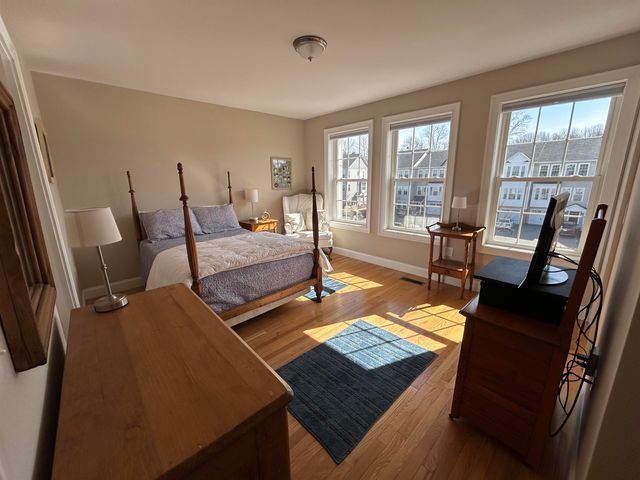 28 Acadia Lane, Exeter, NH 03833