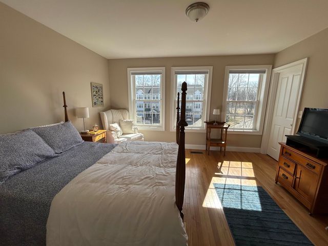 28 Acadia Lane, Exeter, NH 03833