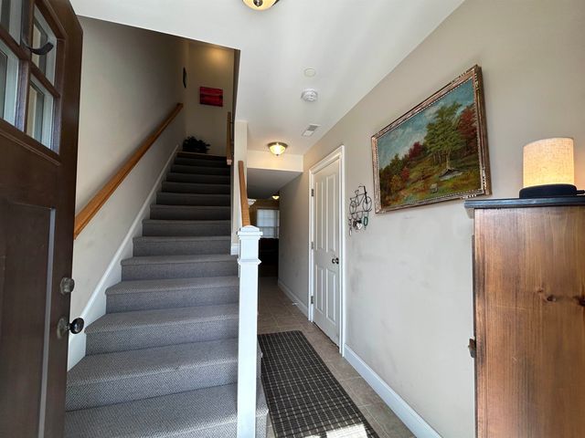 28 Acadia Lane, Exeter, NH 03833