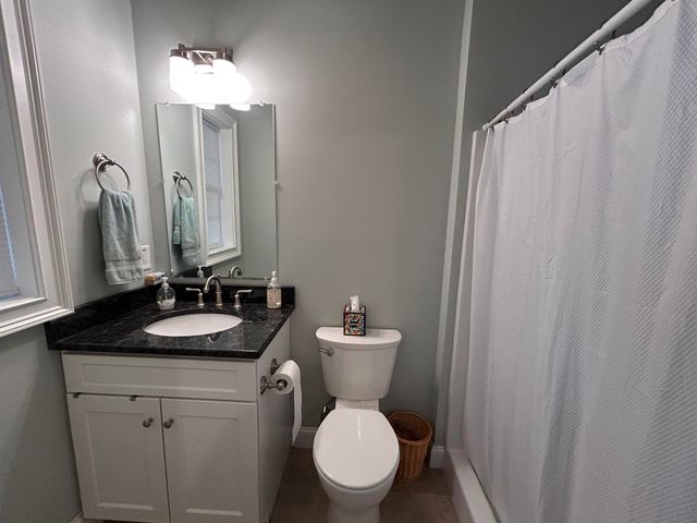 28 Acadia Lane, Exeter, NH 03833