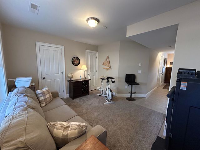 28 Acadia Lane, Exeter, NH 03833