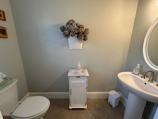 28 Acadia Lane, Exeter, NH 03833