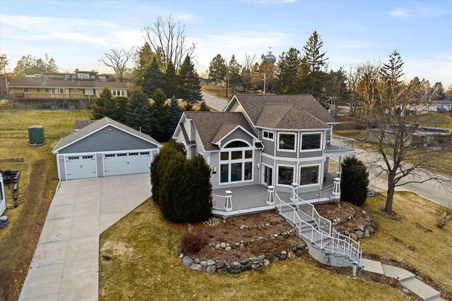 405 Lake DRIVE, Random Lake, WI 53075