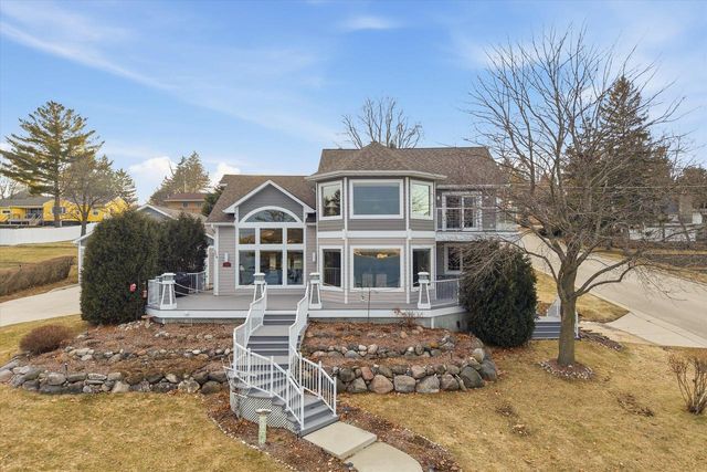 405 Lake DRIVE, Random Lake, WI 53075