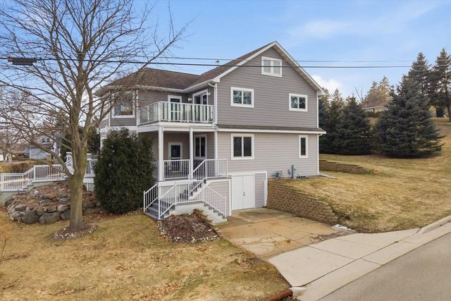 405 Lake DRIVE, Random Lake, WI 53075