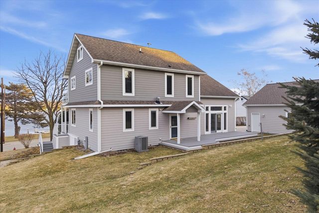 405 Lake DRIVE, Random Lake, WI 53075