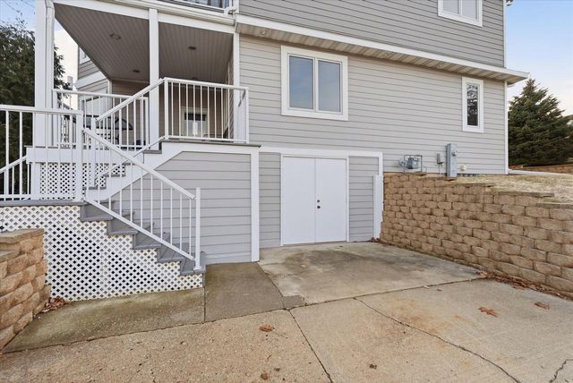 405 Lake DRIVE, Random Lake, WI 53075