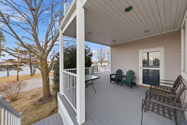 405 Lake DRIVE, Random Lake, WI 53075